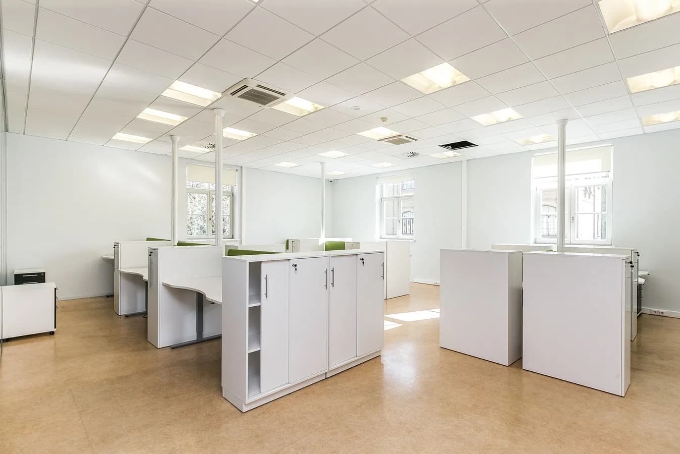 Muitas 1 offices 4