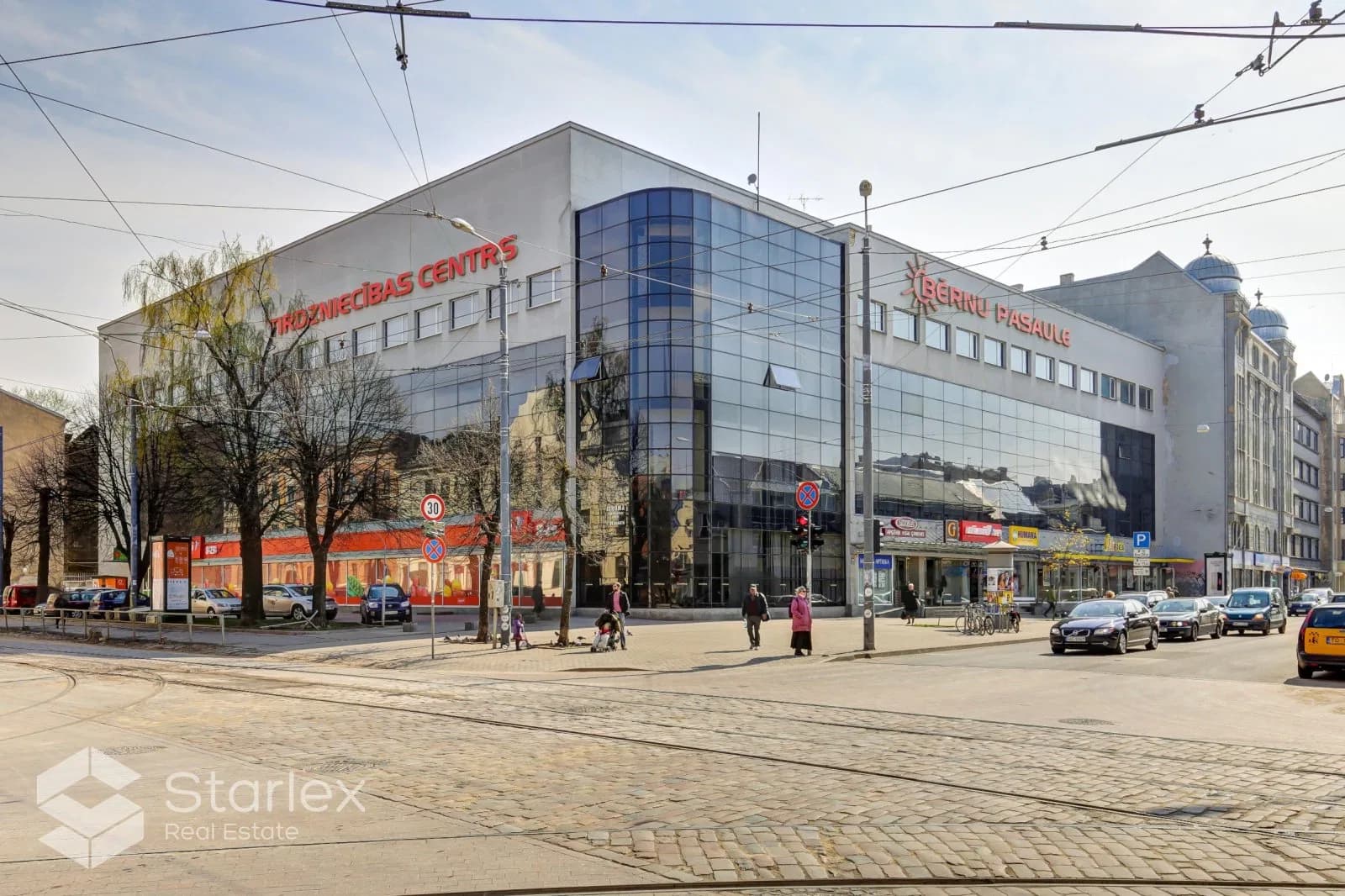 Spacious retail space for rent in the shopping mall ''Children's World''