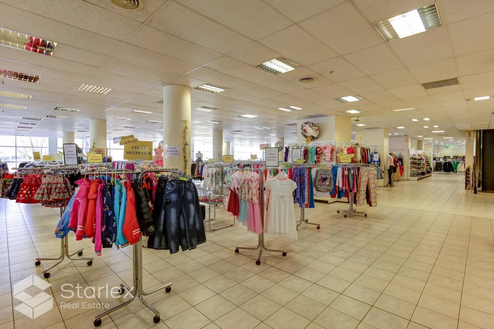 Spacious retail space for rent in the shopping mall ''Children's World'' 5