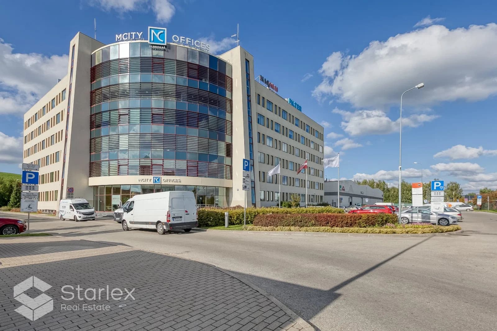 Biroja telpas Mcity Ulbrokas, Pļavniekos.
