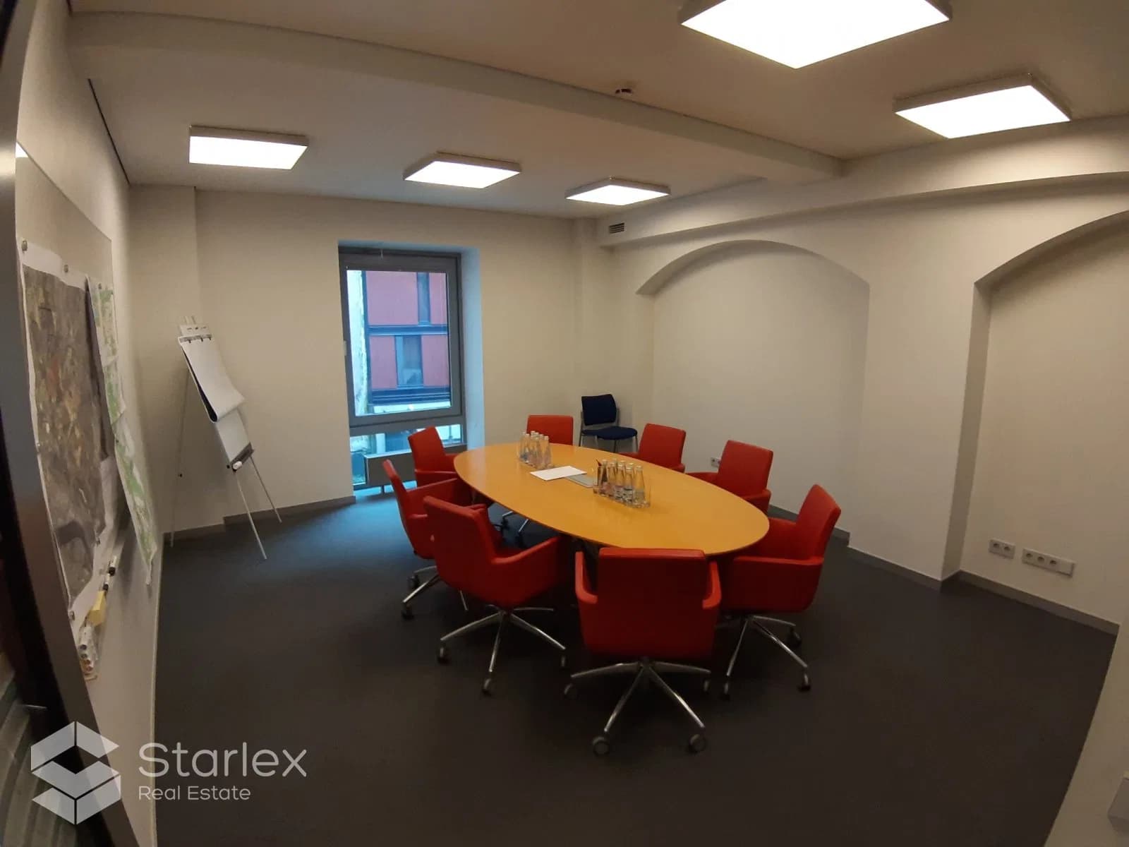 A klases biroja telpas netālu netālu no T/C ''Galerija Riga'' 3