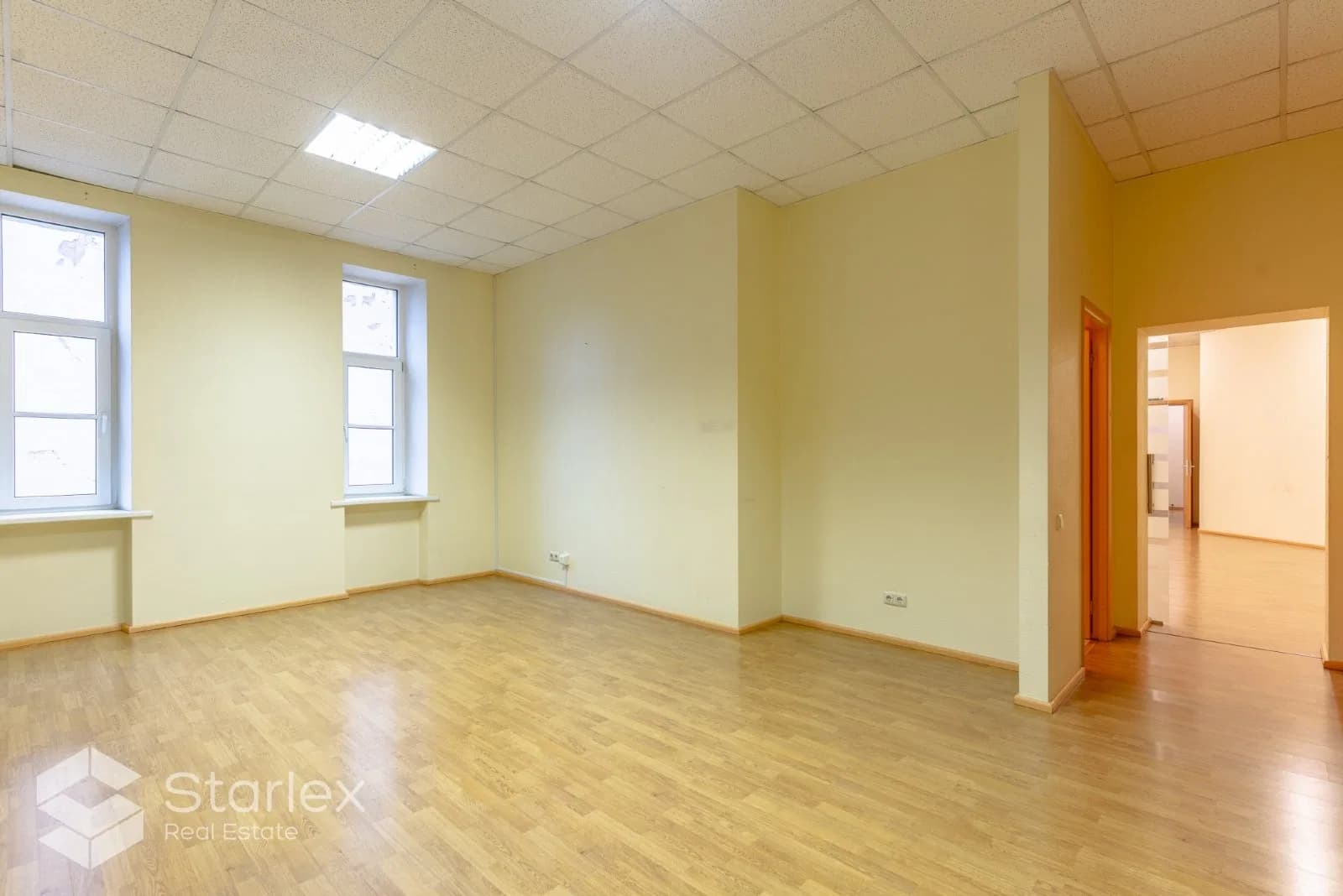 Gaišs birojs Rīgas centrā 4