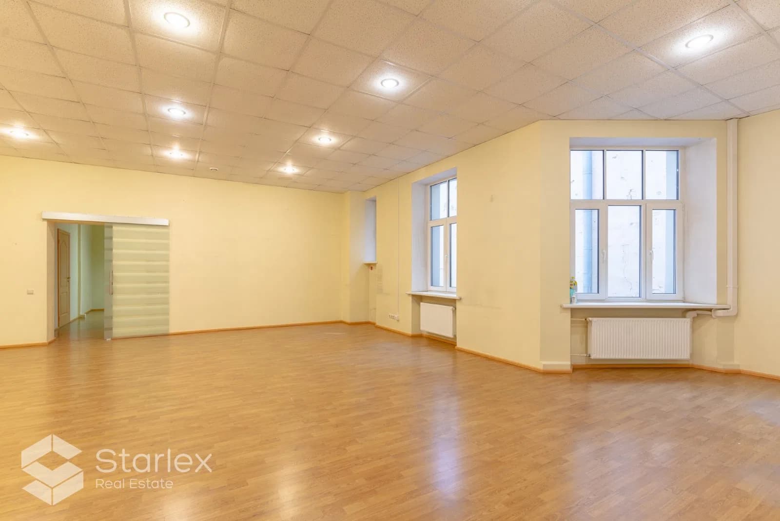 Gaišs birojs Rīgas centrā 3