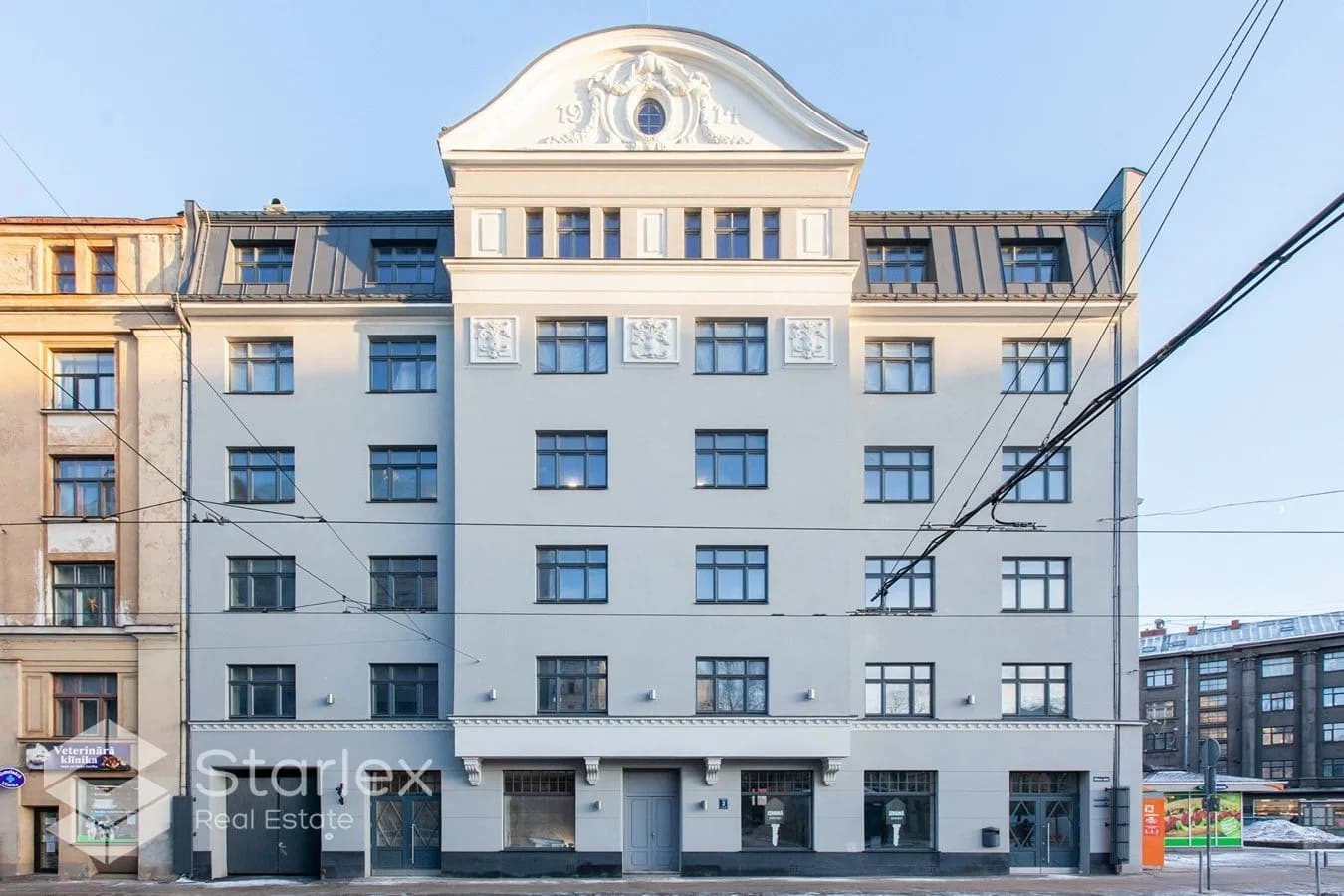 Office/showroom premises at the beginning of Miera Street