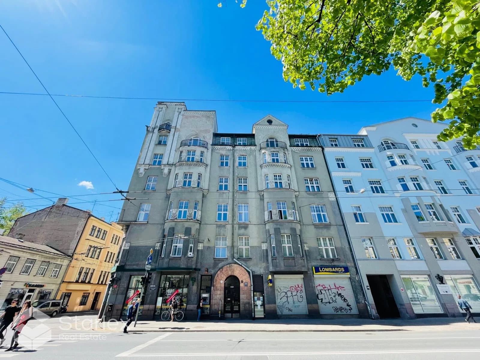 Tirdzniecības telpas pie Lāčplēša/Upīša ielu krustojuma