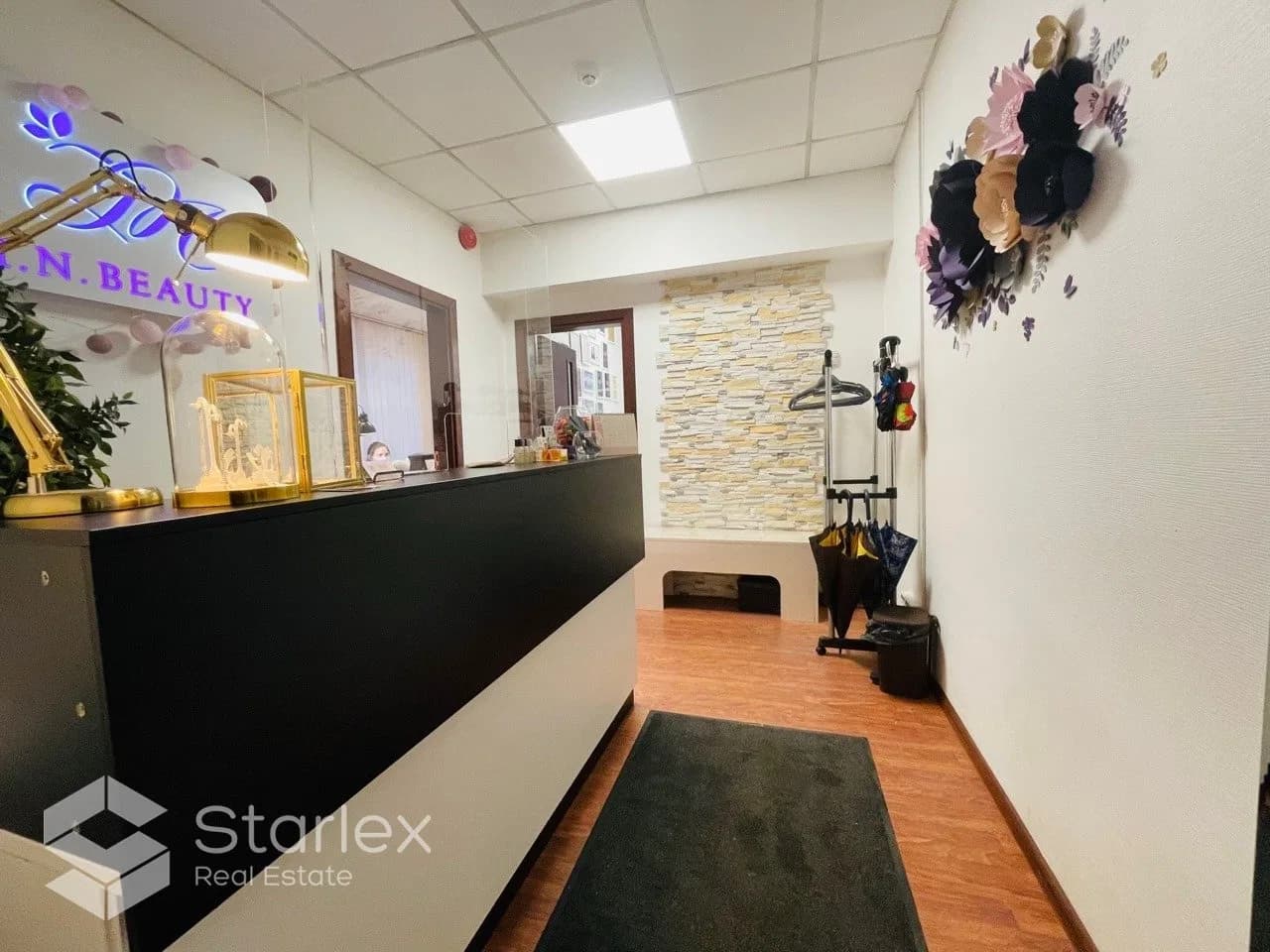 Space suitable for a salon/office in the center of Riga 3