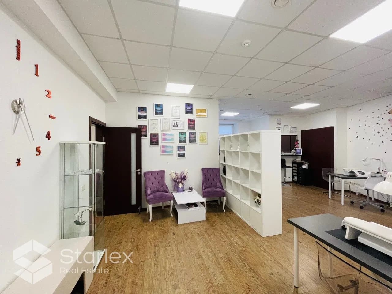 Space suitable for a salon/office in the center of Riga 2
