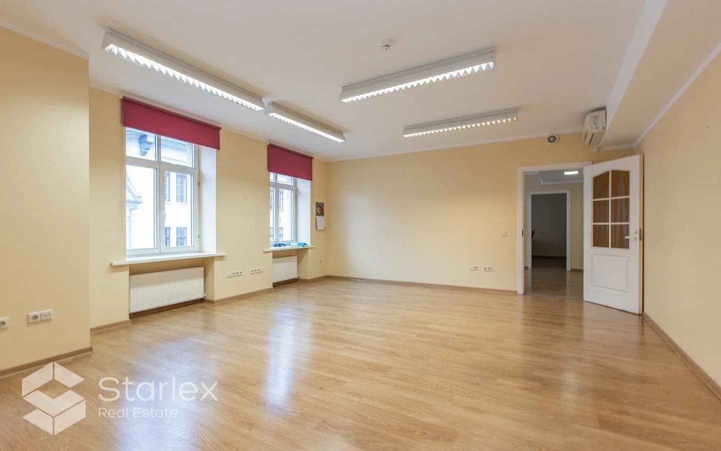 Birojs Vecrīgā pie Pulvertorņa 4