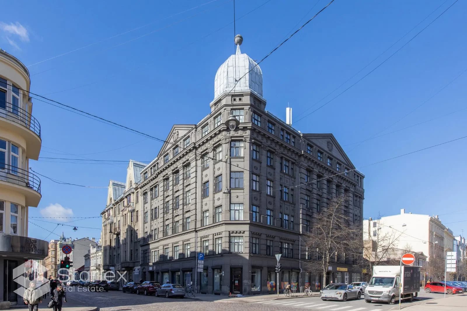 Mēbelēts birojs Rīgas centrā