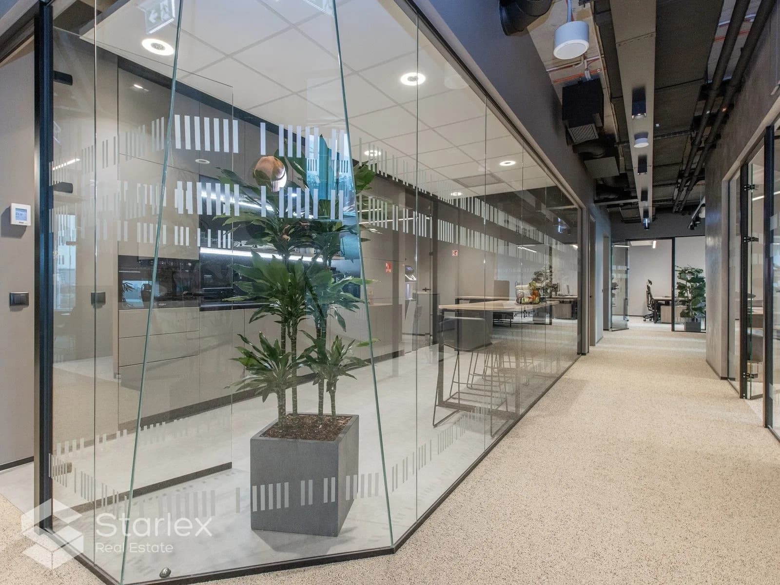 Furnished class A office in the VERDE office building 3