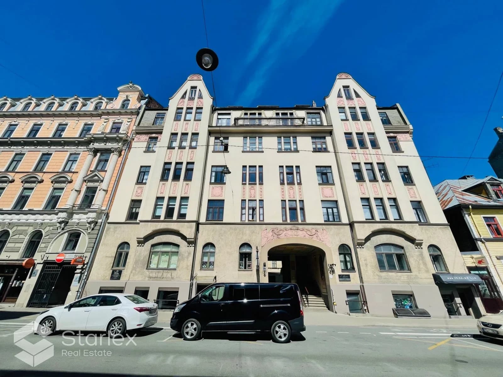 Komerctelpas pie Jaunā Rīgas Teātra