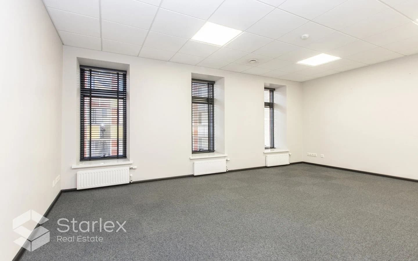 High-end office in a renovated building in the center of Riga