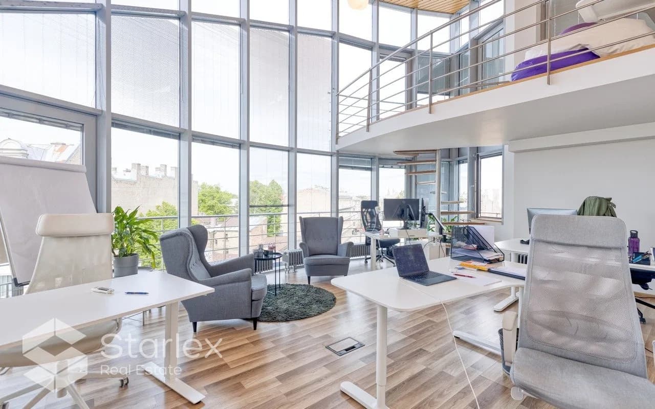 Exclusive office space with a terrace in a modern business center 2