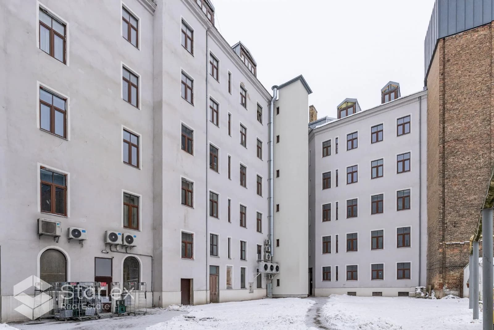 Bright 3-room apartment in the Center