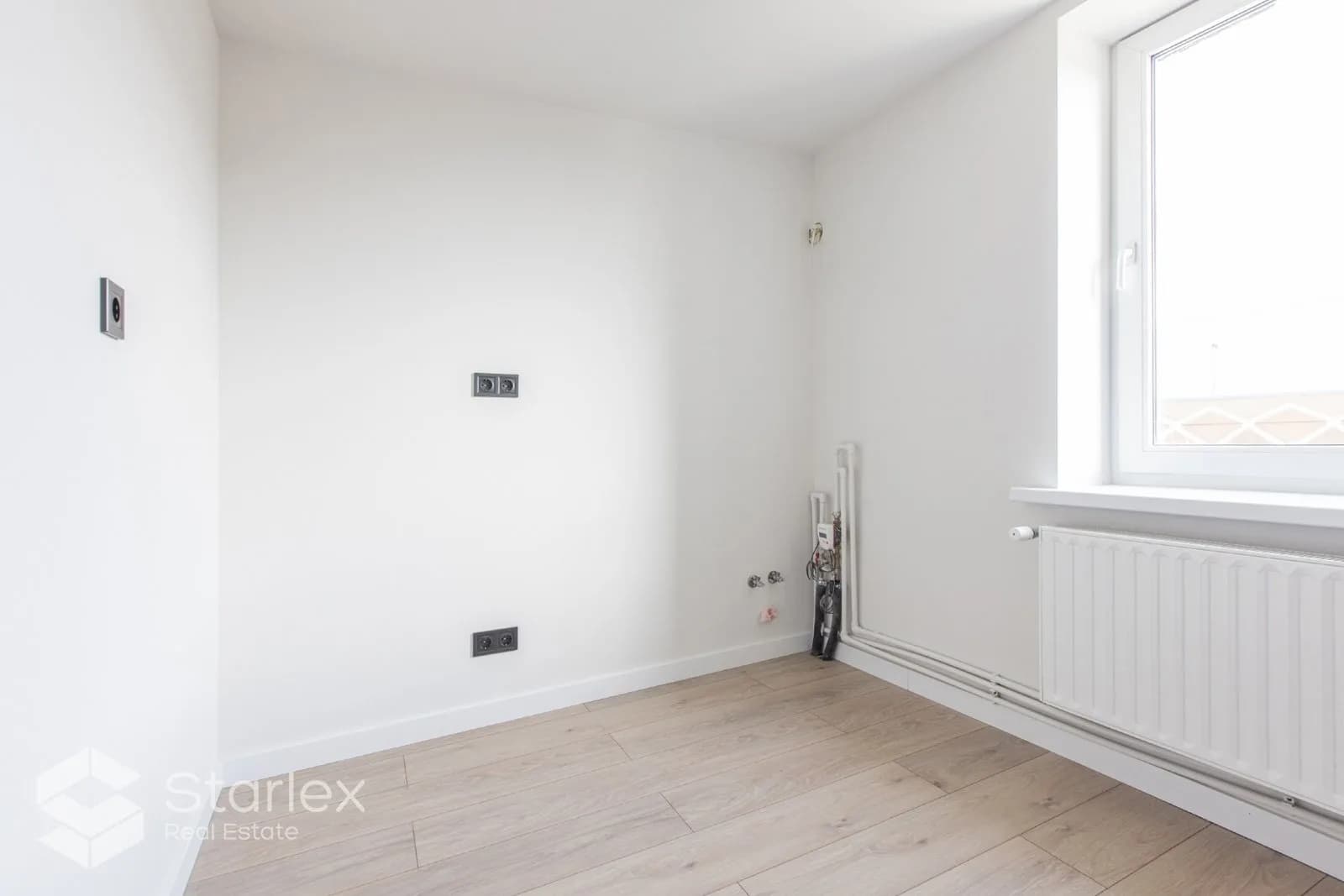 Sunny attic apartment