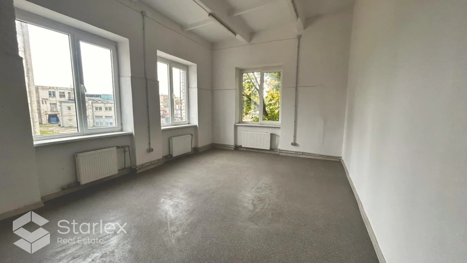 Spacious commercial premises with versatile use options 2