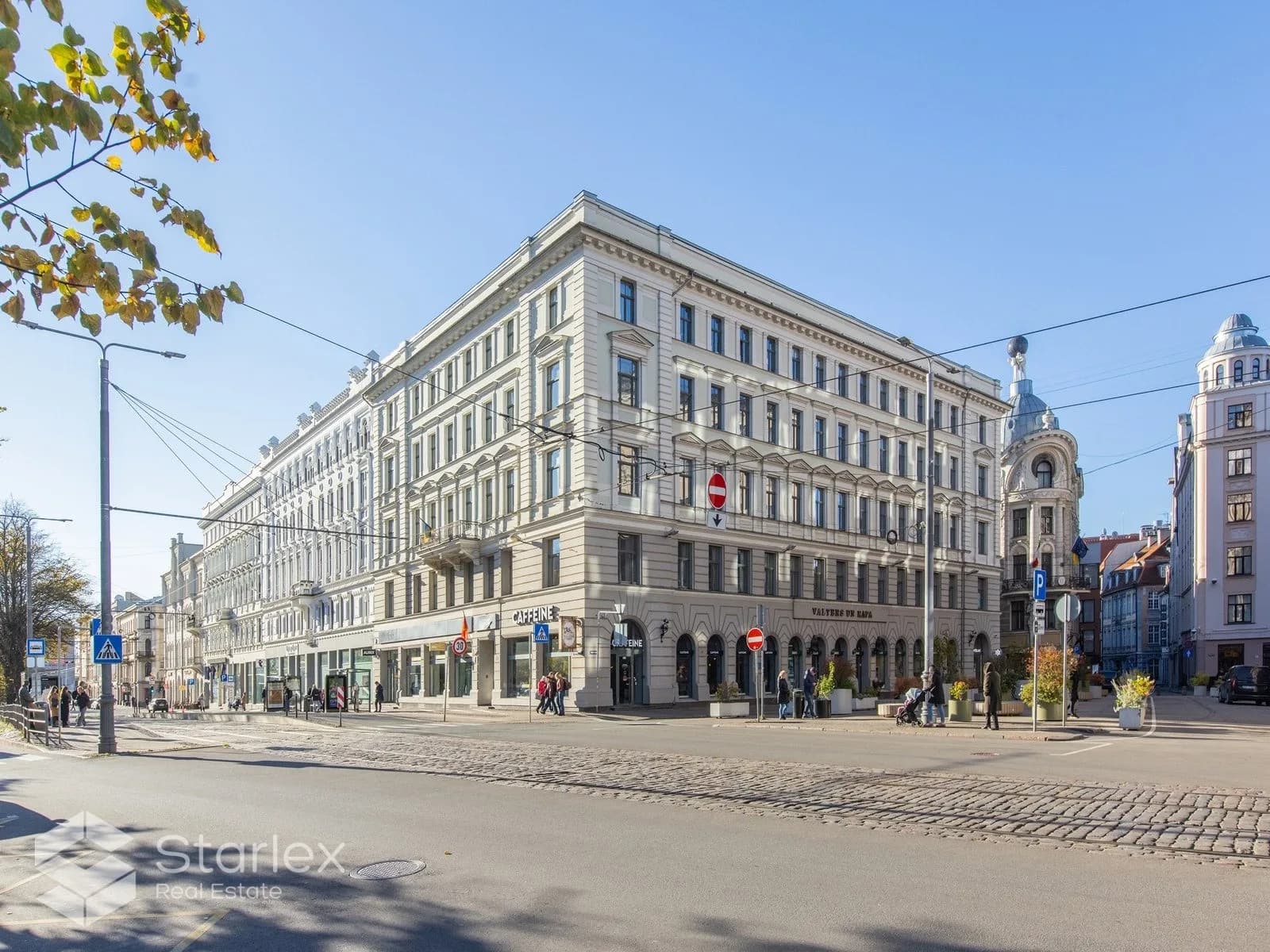 Ēdināšanai piemērotas telpas Vecrīgā pretī viesnīcai ''Kempinski''