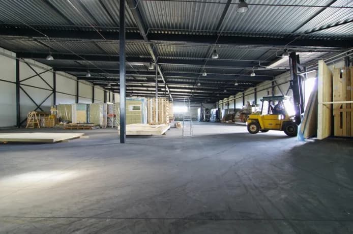 Warehouses, production facilities in Pinki 4