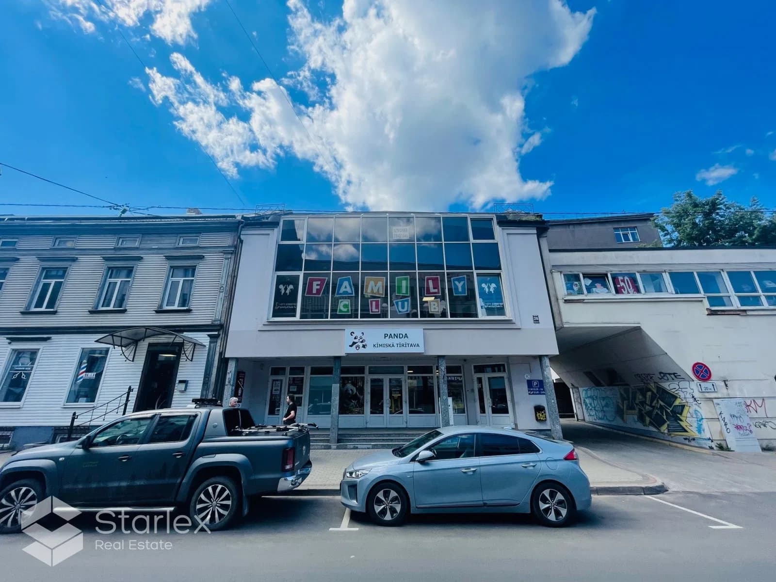 For sale a detached building opposite the shopping mall ''Bērnu pasaule''