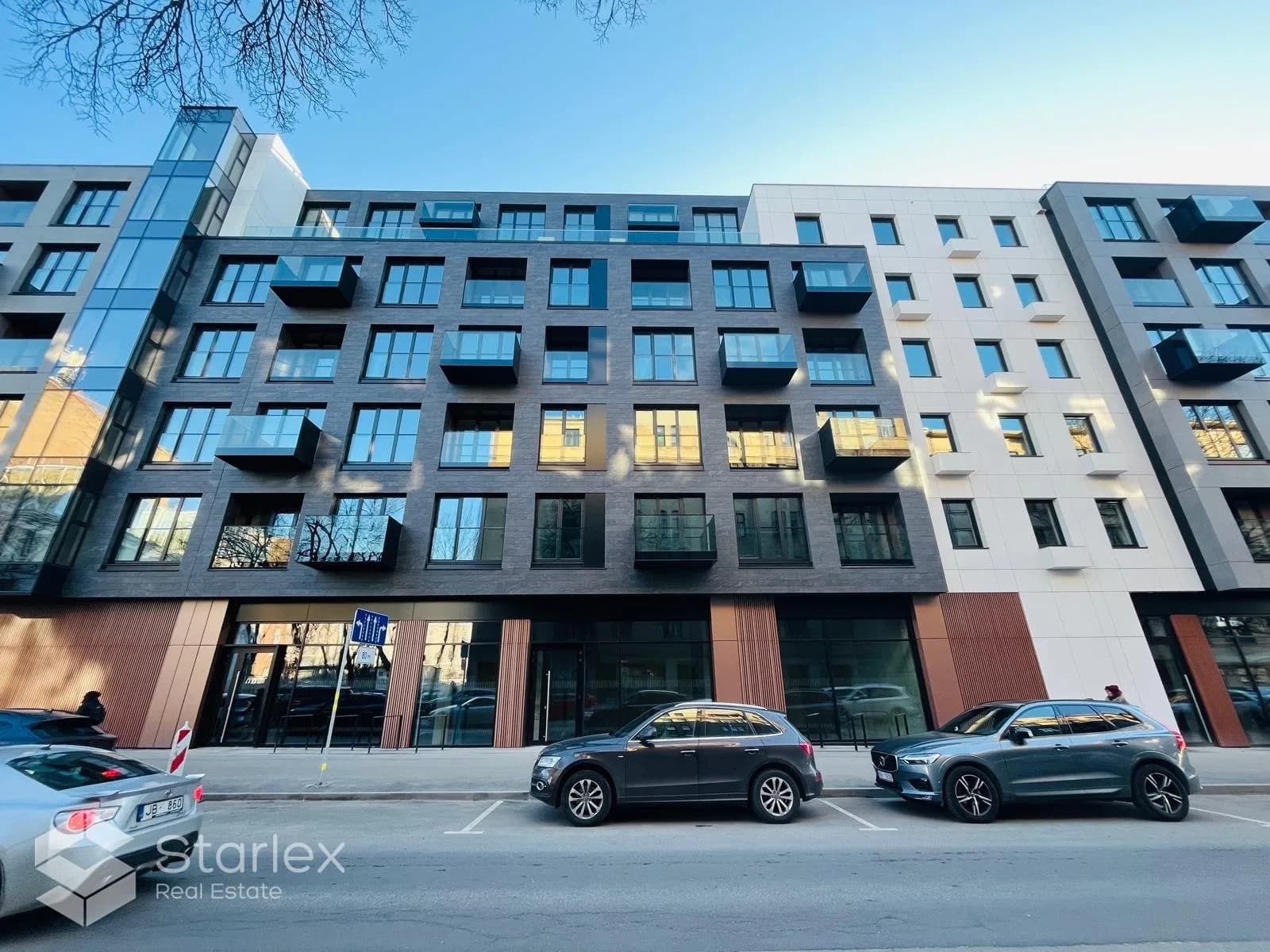Commercial premises with large display windows in the new project ''Heart of Hanza''