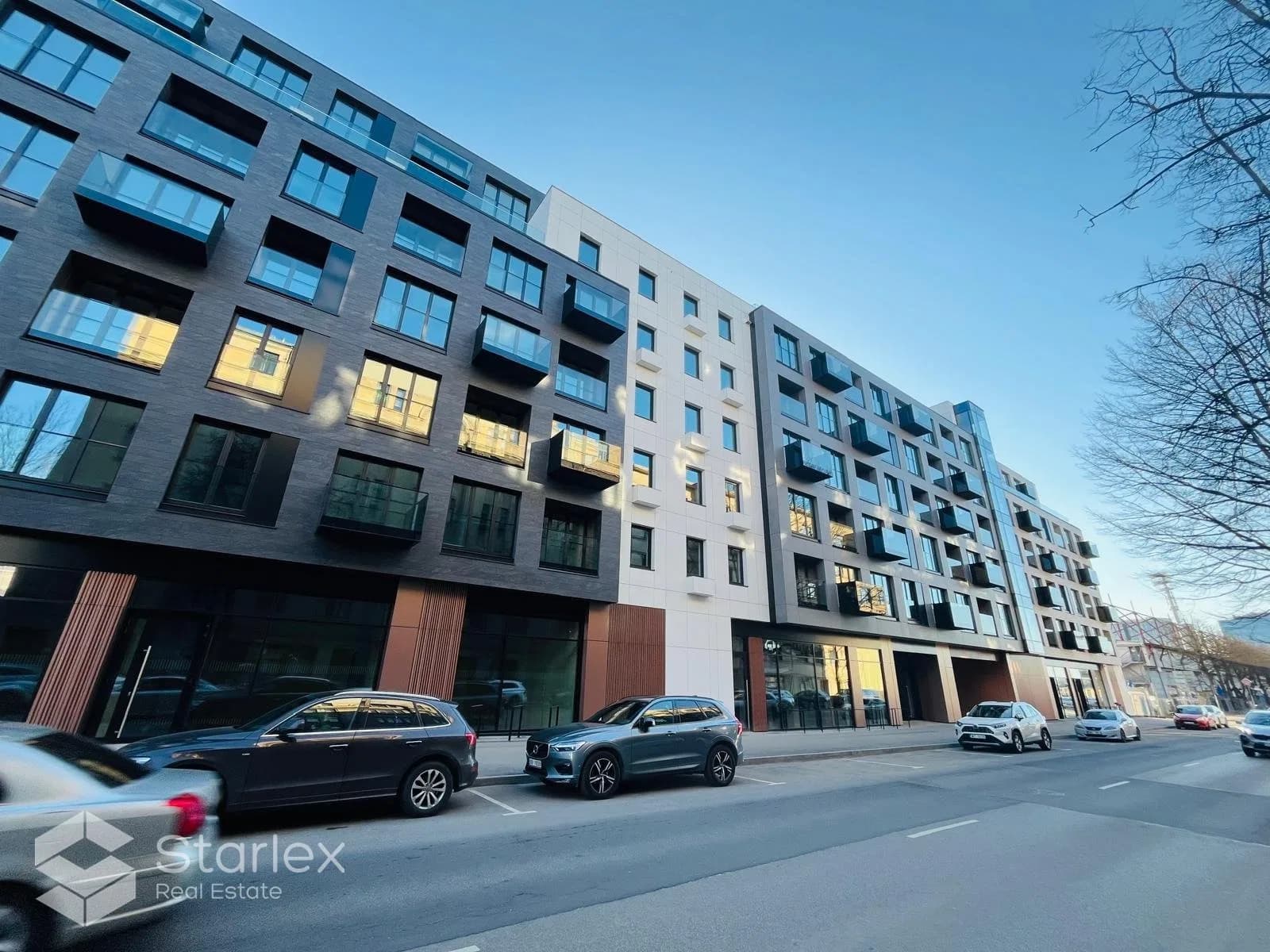 Commercial premises with large display windows in the new project ''Heart of Hanza''