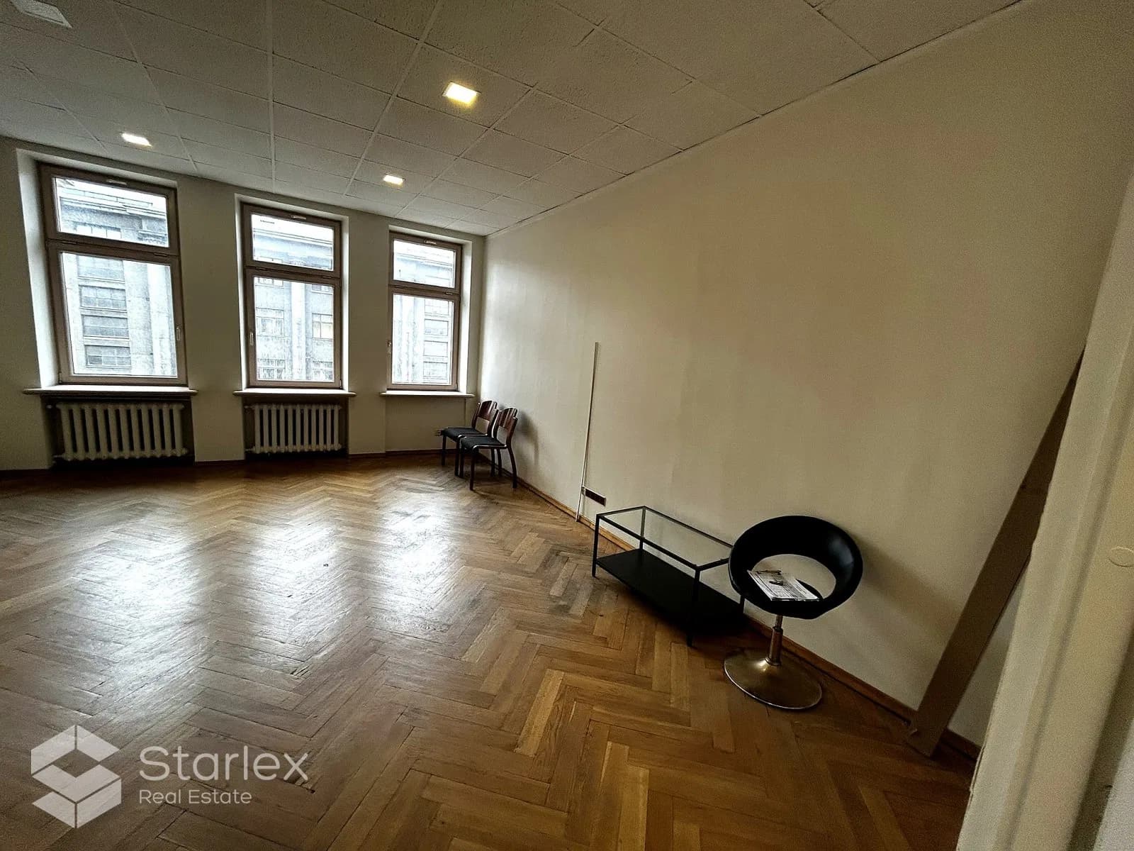 Офисные помещения в представительном здании в стиле модерн в центре Риги.