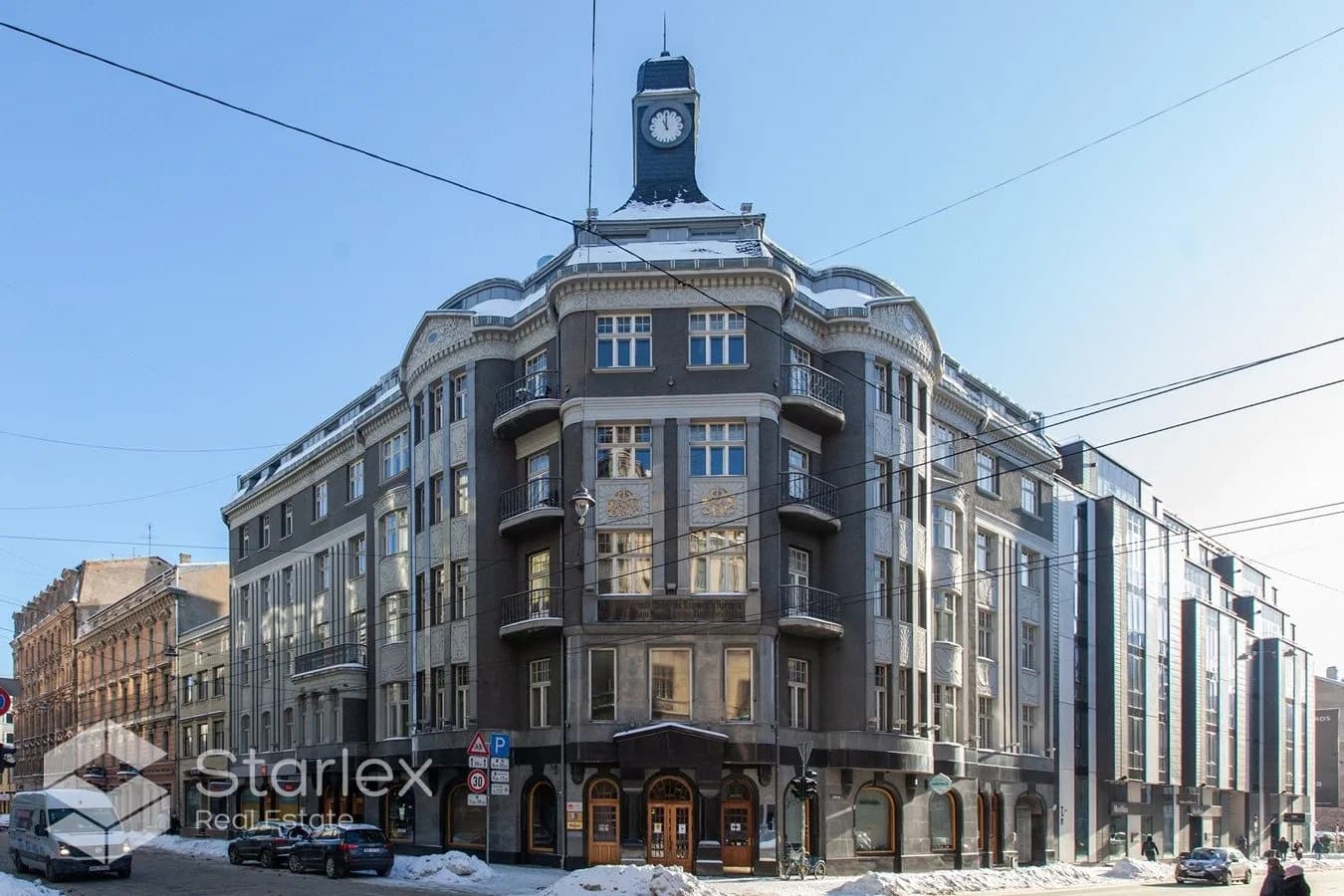 Pilnībā aprīkots un mēbelēts birojs ar balkonu Rīgas centrā