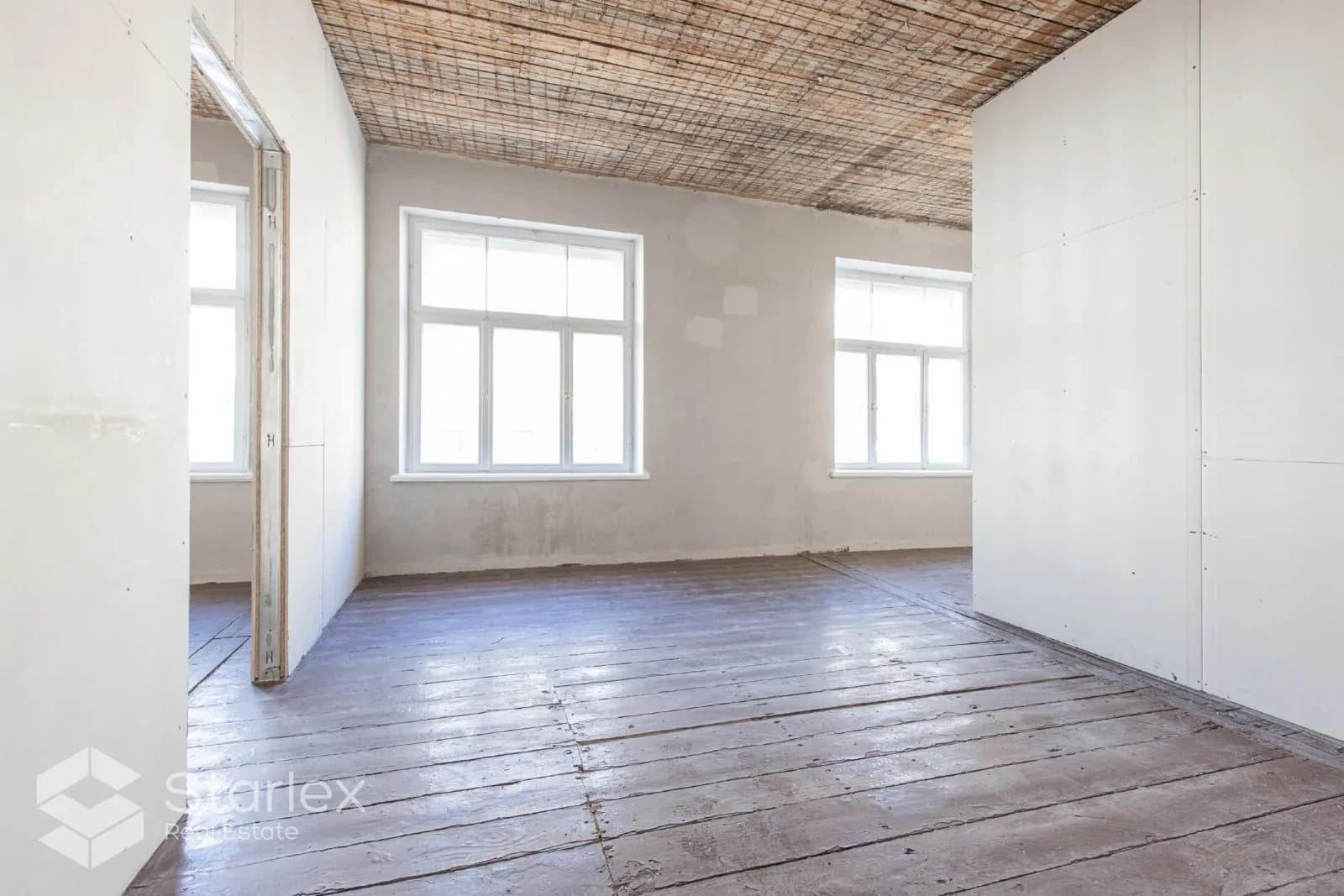 Apartments in a renovated building in the center of Riga.
