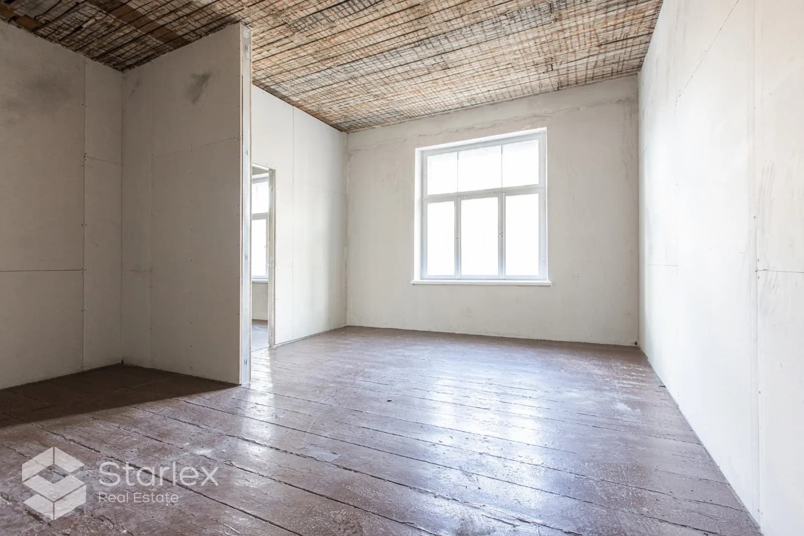 Apartments in a renovated building in the center of Riga.