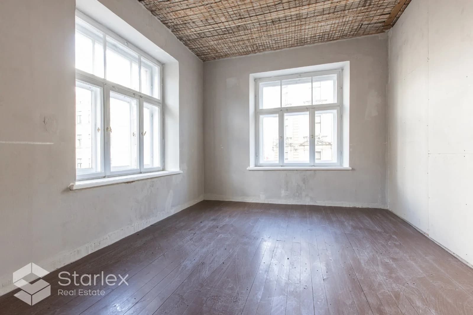 Apartments in a renovated building in the center of Riga.