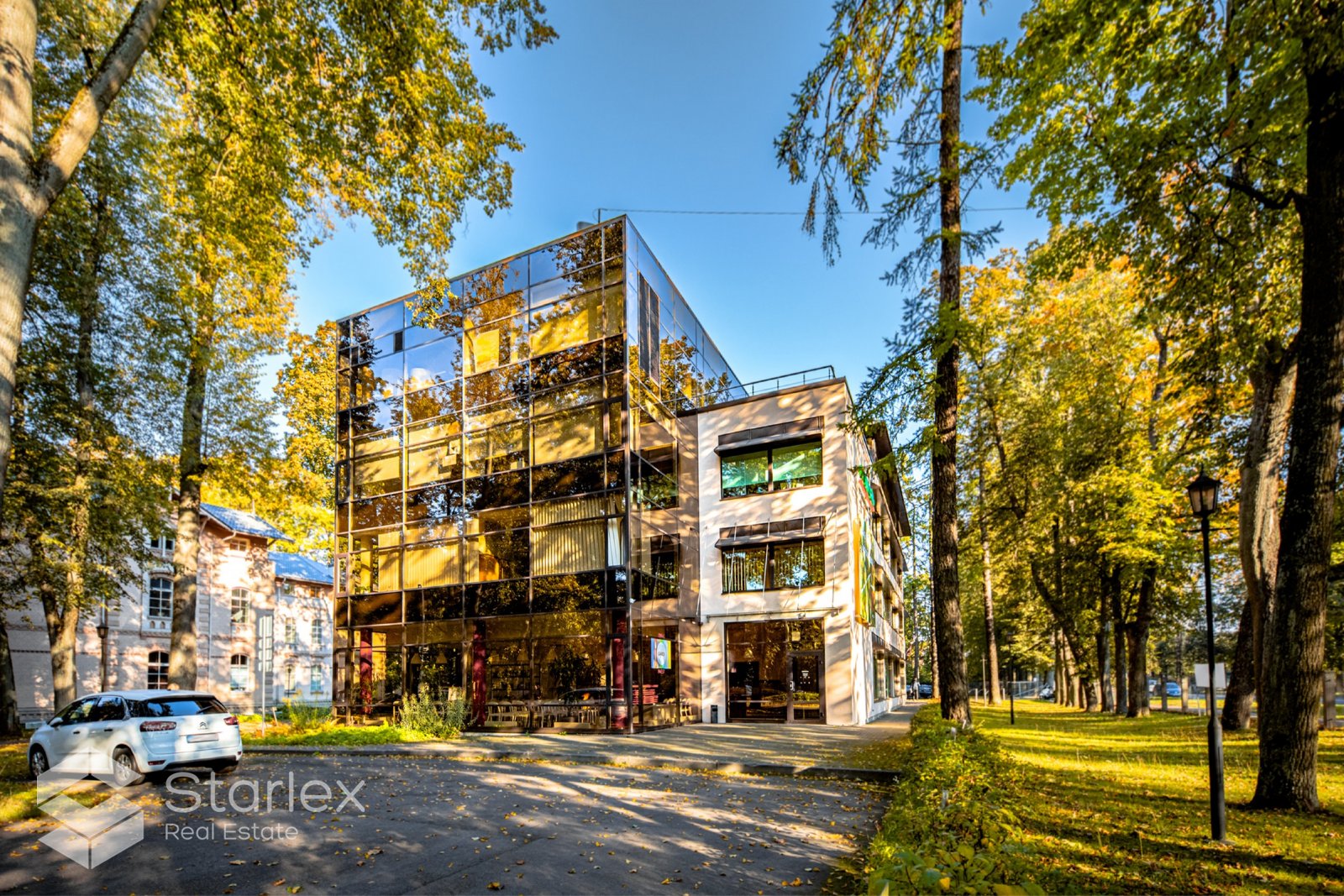 Komerctelpas — Vienības Gatve 87h, Rīga, Atgāzene